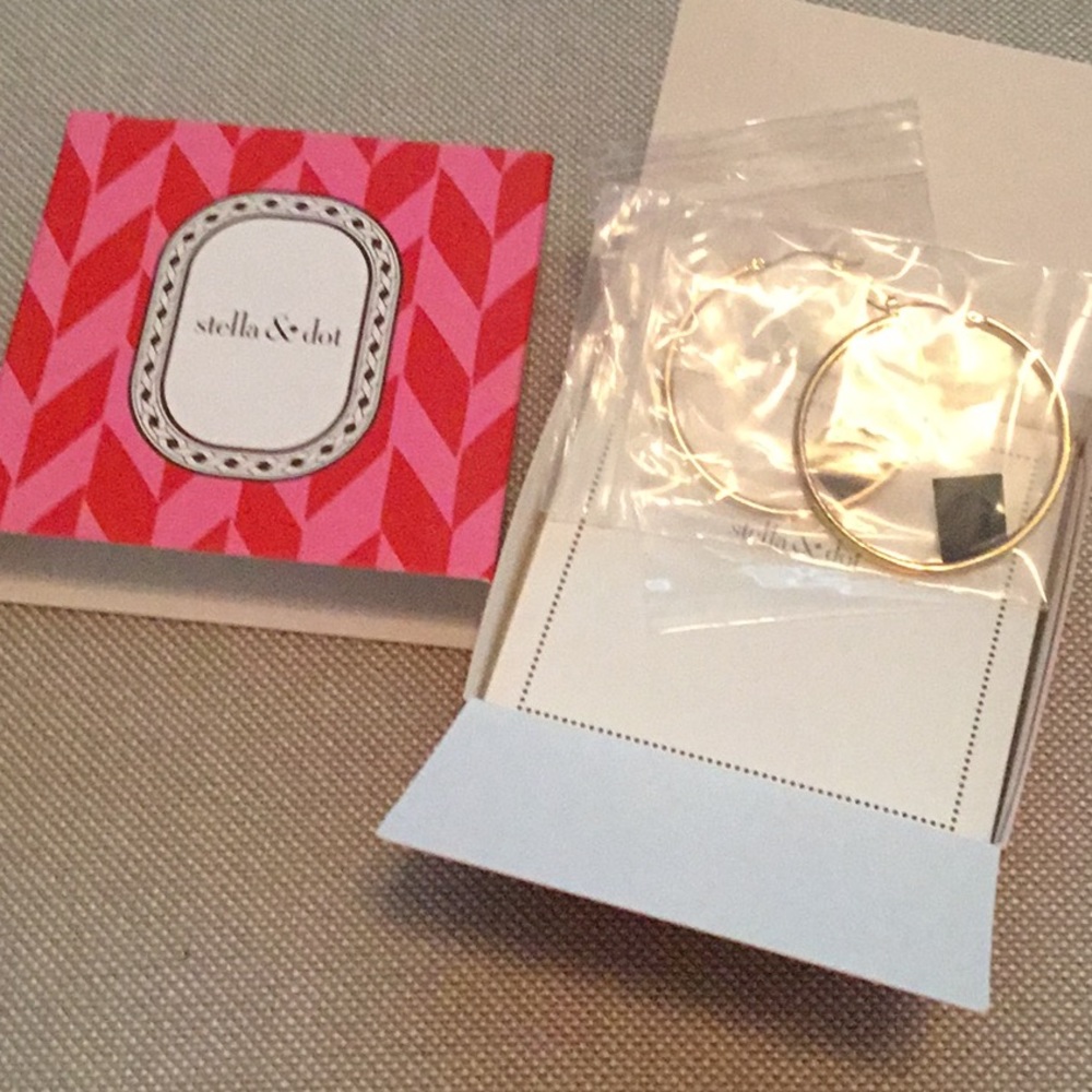 Stella & Dot Gold inside/outside gold hoops